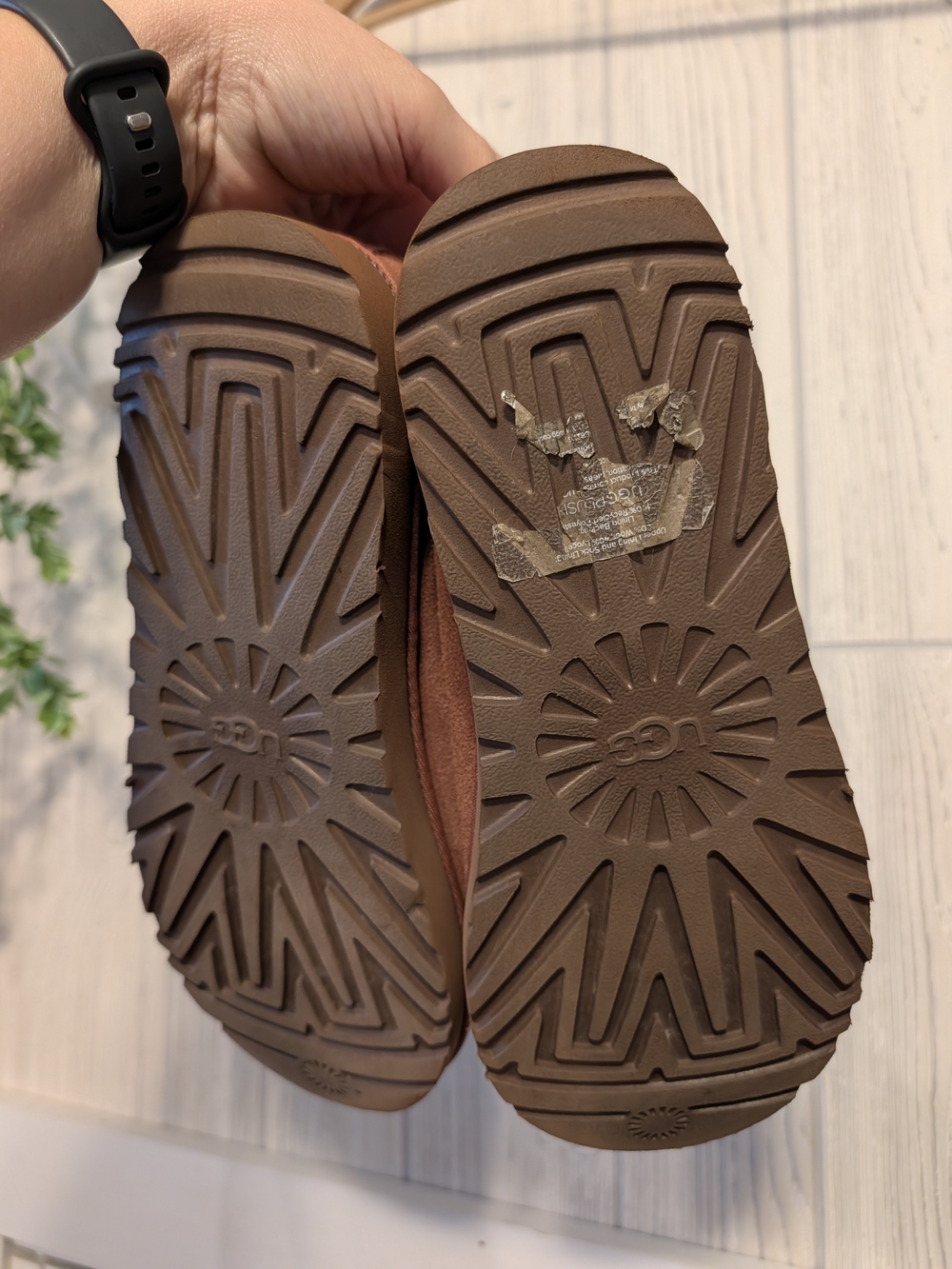 UGG Women’s Red jasper Suede Slip-On Clog 9 - Picture 3 of 5